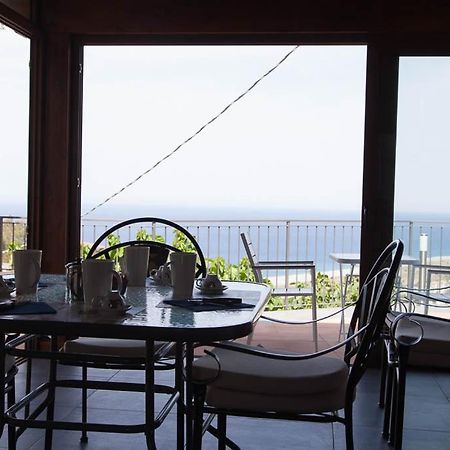 B&B Le Rose Del Tirreno Фалерна Экстерьер фото